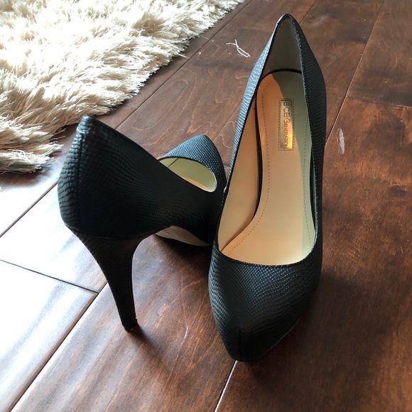 BCBG heels - Picture 2 of 3